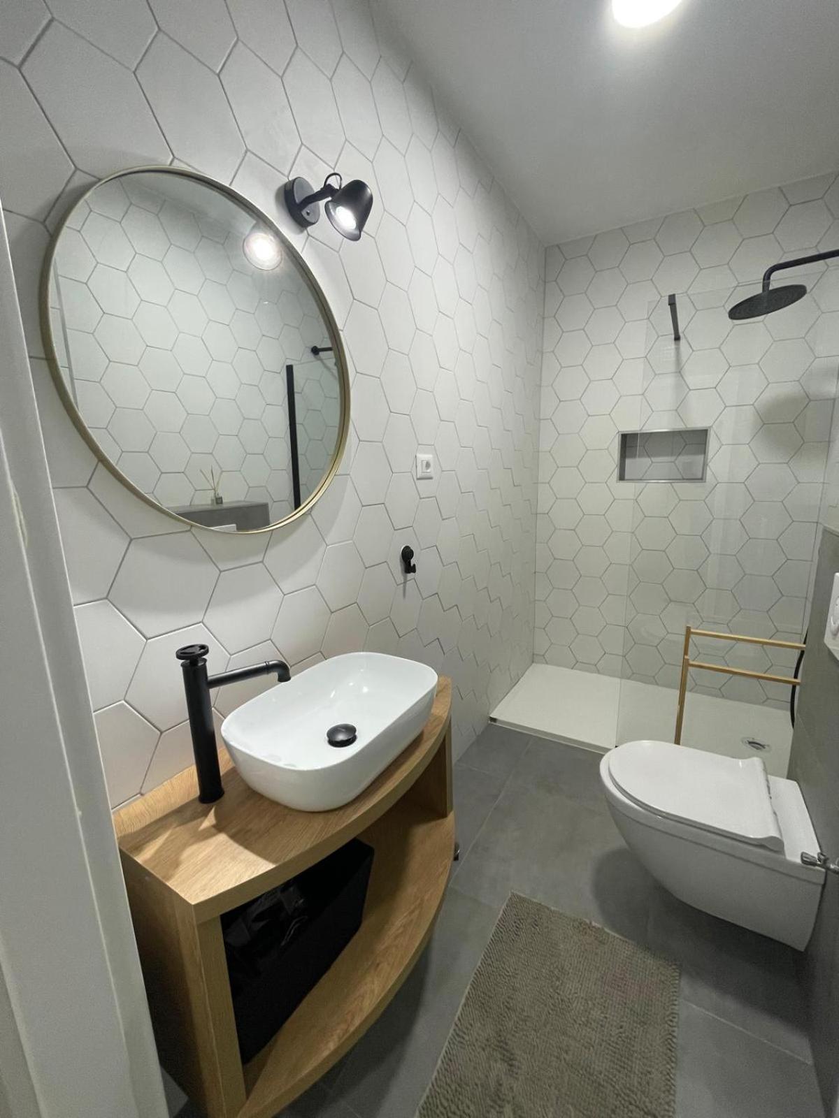 Ula Apartment
