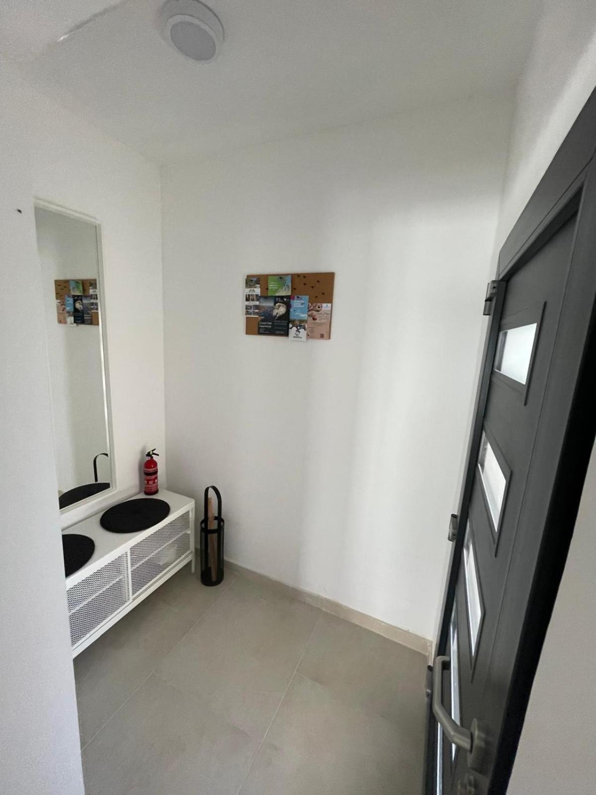 Ula Apartment *