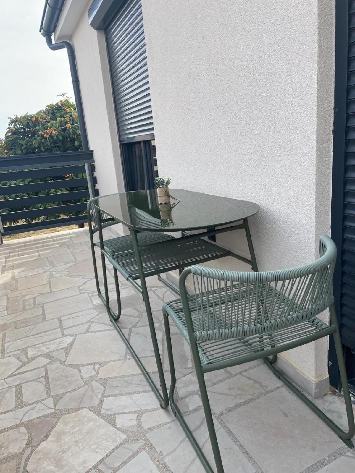 Ula Apartment