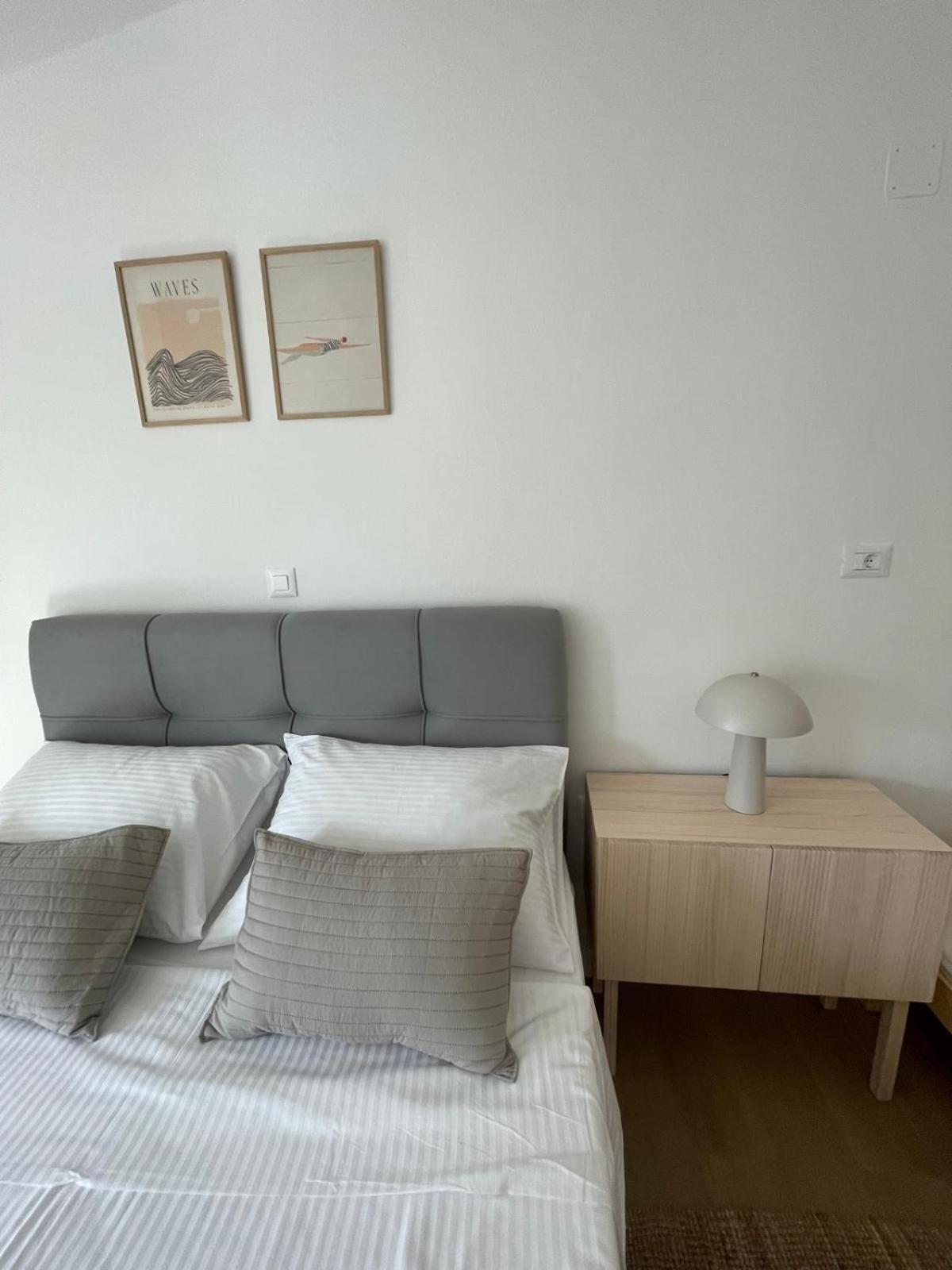Ula Apartment