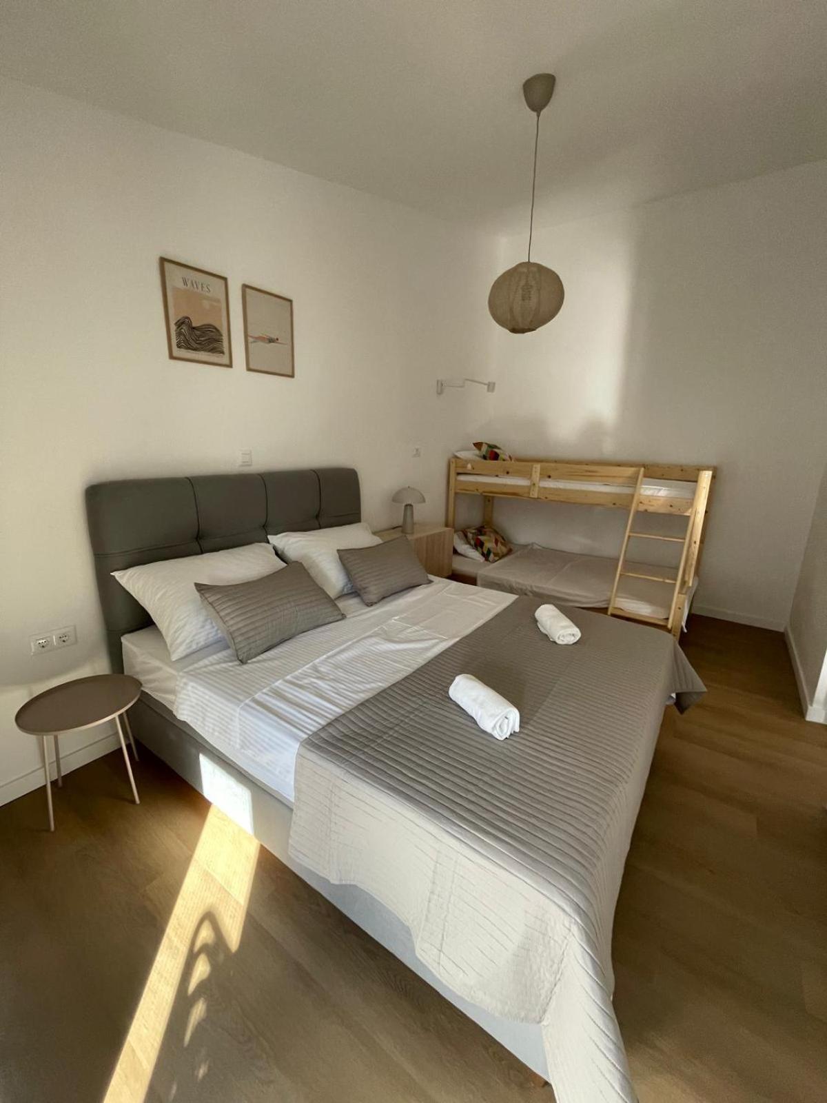 Ula Apartment *